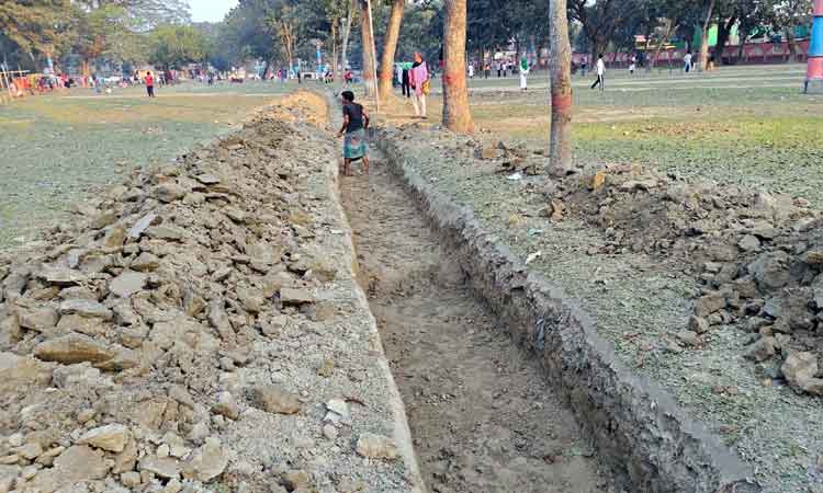 ওজুখানা নয় খাবার পানি সরবরাহের ব্যবস্থাসহ ড্রেন নির্মাণ হচ্ছে ঐতিহাসিক শোলাকিয়া ময়দানে