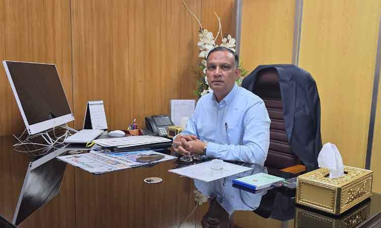 জাতীয় প্রত্যাশা ও বিনিয়োগকারীদের চাহিদা পূরণে কর্মমুখী শাসনব্যবস্থার অঙ্গীকার শরীফুল আলমের