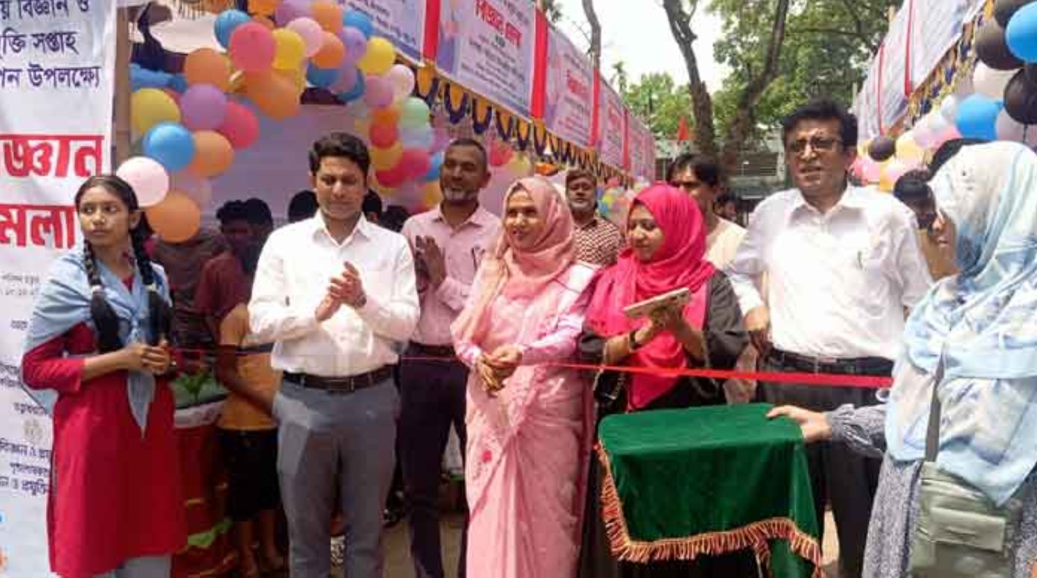 করিমগঞ্জে বিজ্ঞান ও প্রযুক্তি মেলা: নজর কেড়েছে খুদে বিজ্ঞানীদের তাক লাগানো উদ্ভাবন